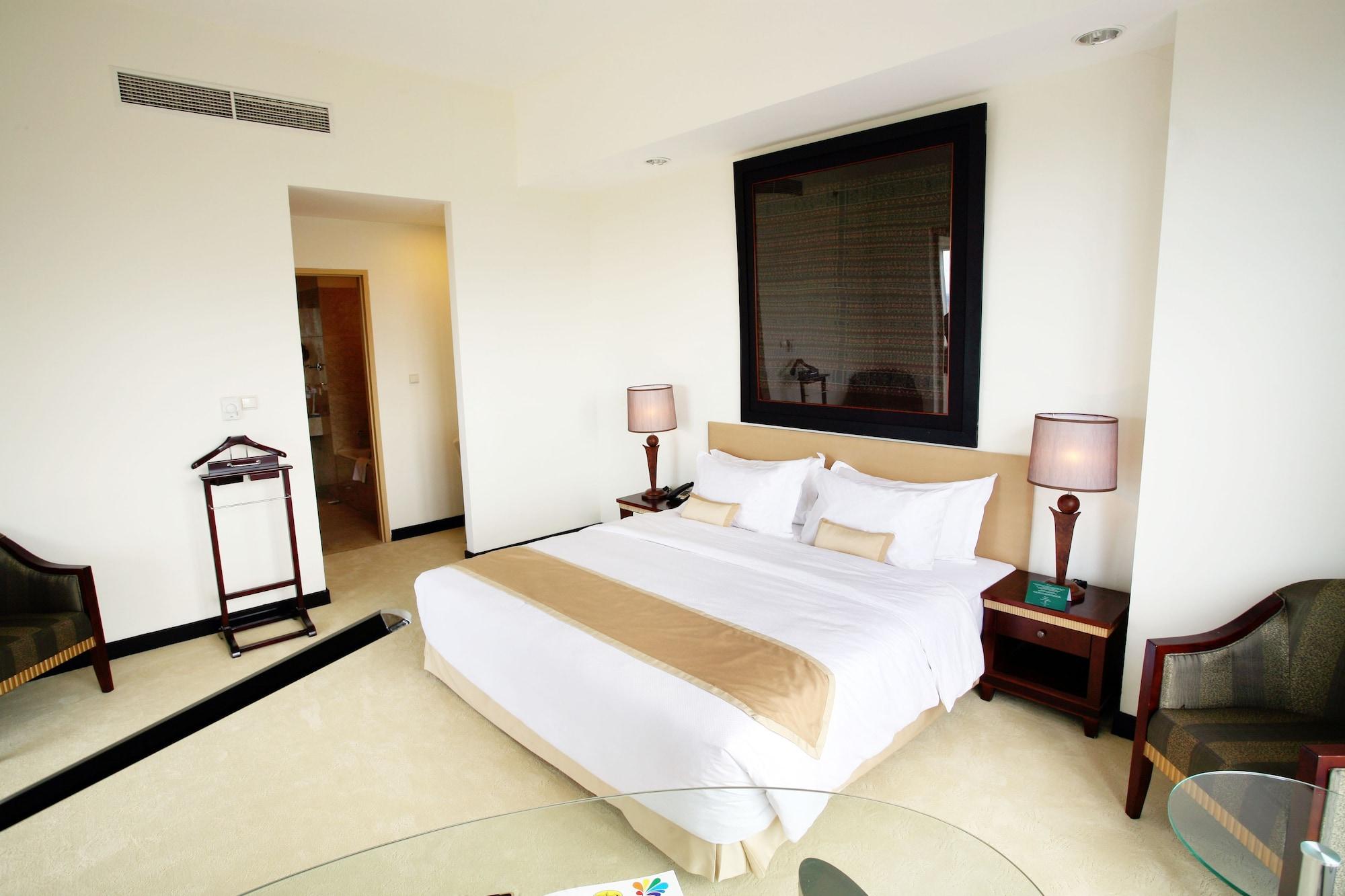 Sintesa Peninsula Hotel Manado Dış mekan fotoğraf