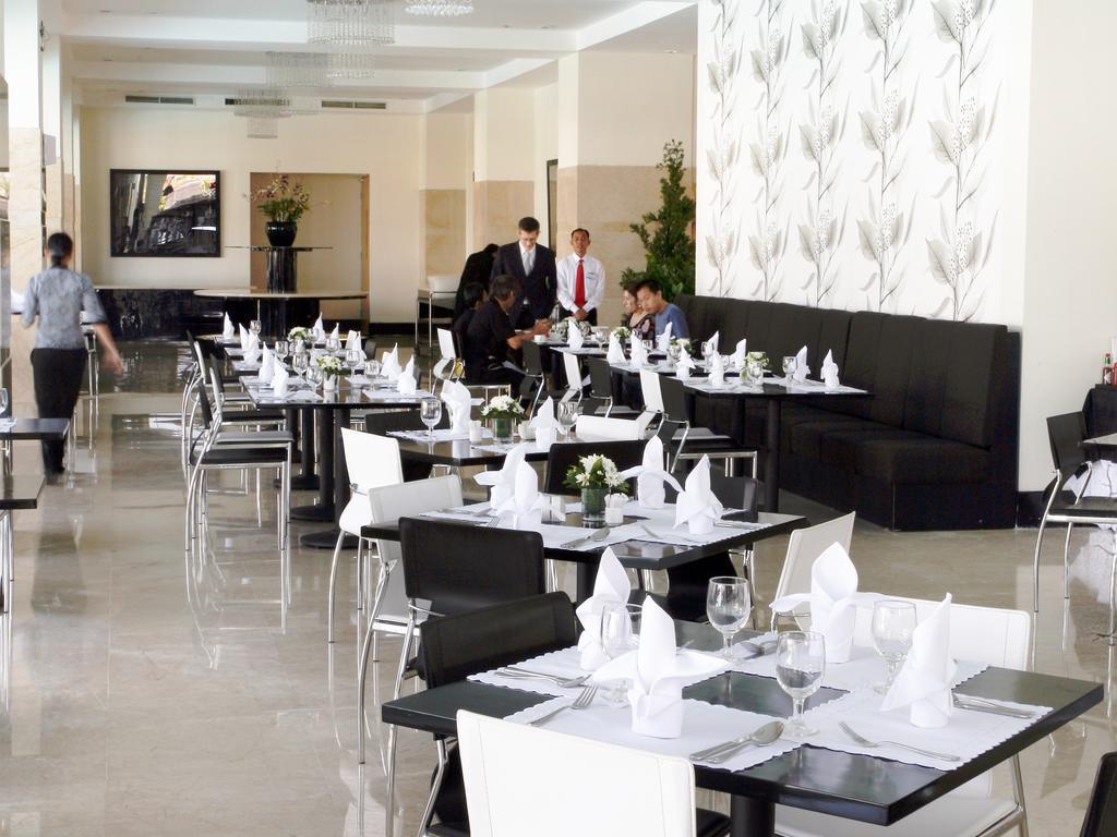 Sintesa Peninsula Hotel Manado Dış mekan fotoğraf