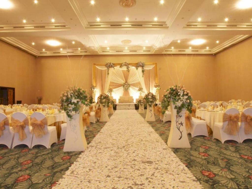 Sintesa Peninsula Hotel Manado Dış mekan fotoğraf