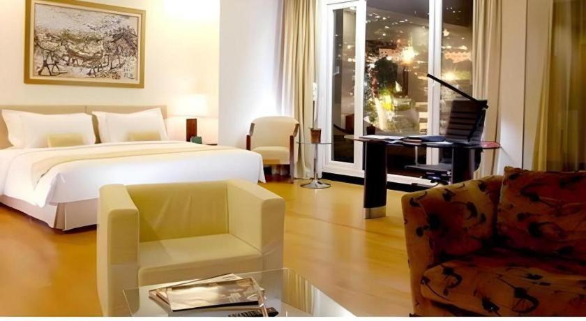 Sintesa Peninsula Hotel Manado Dış mekan fotoğraf