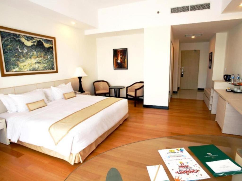 Sintesa Peninsula Hotel Manado Dış mekan fotoğraf