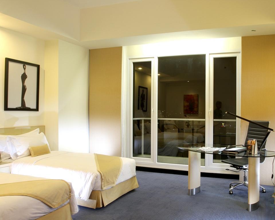 Sintesa Peninsula Hotel Manado Dış mekan fotoğraf