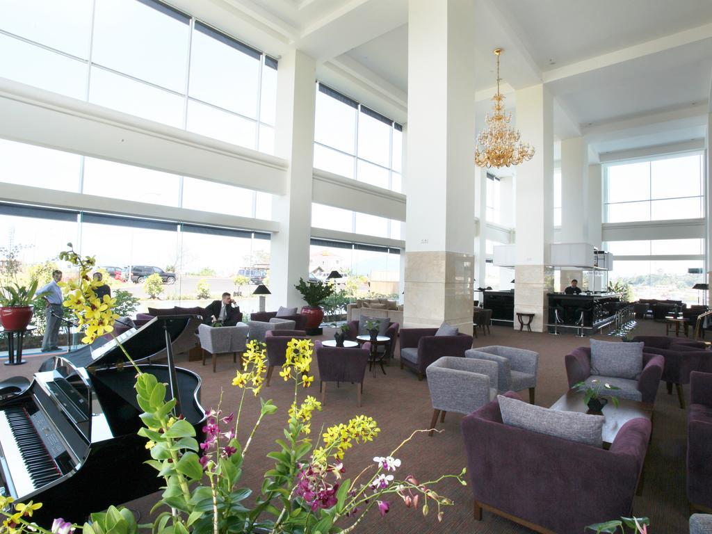 Sintesa Peninsula Hotel Manado Dış mekan fotoğraf