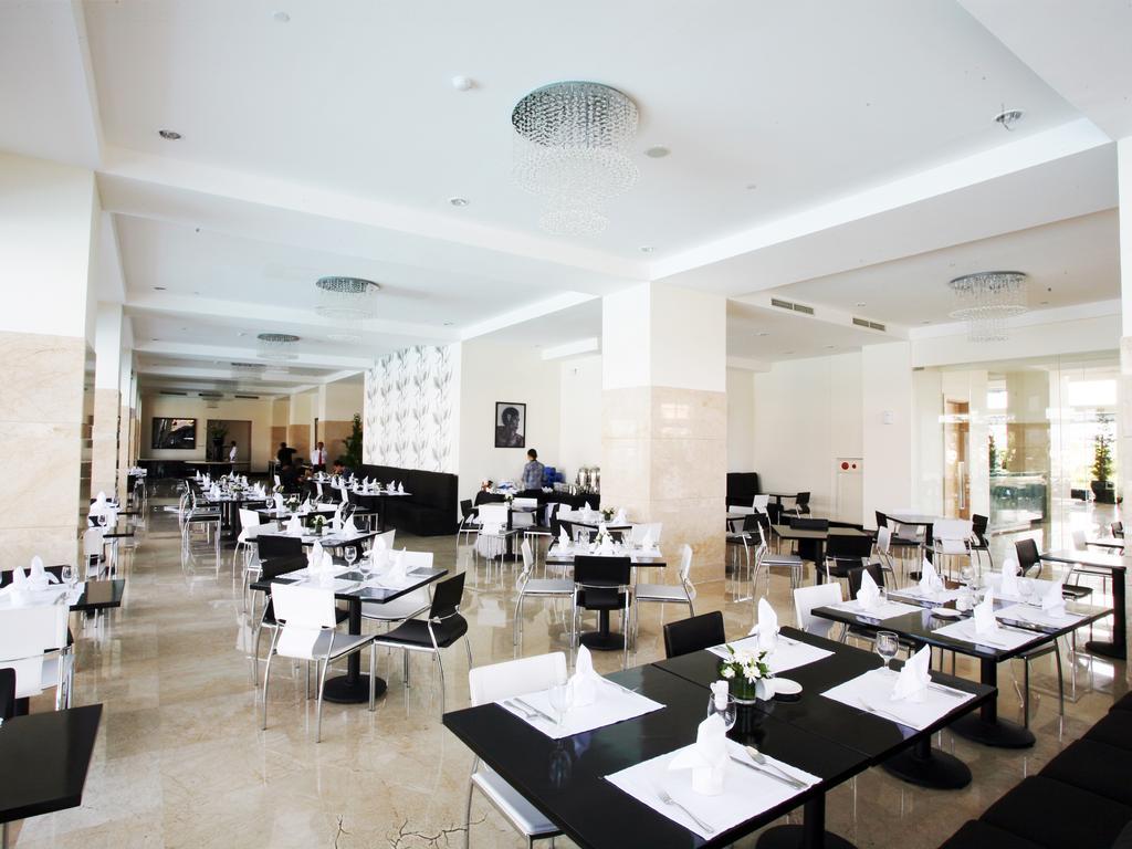 Sintesa Peninsula Hotel Manado Dış mekan fotoğraf